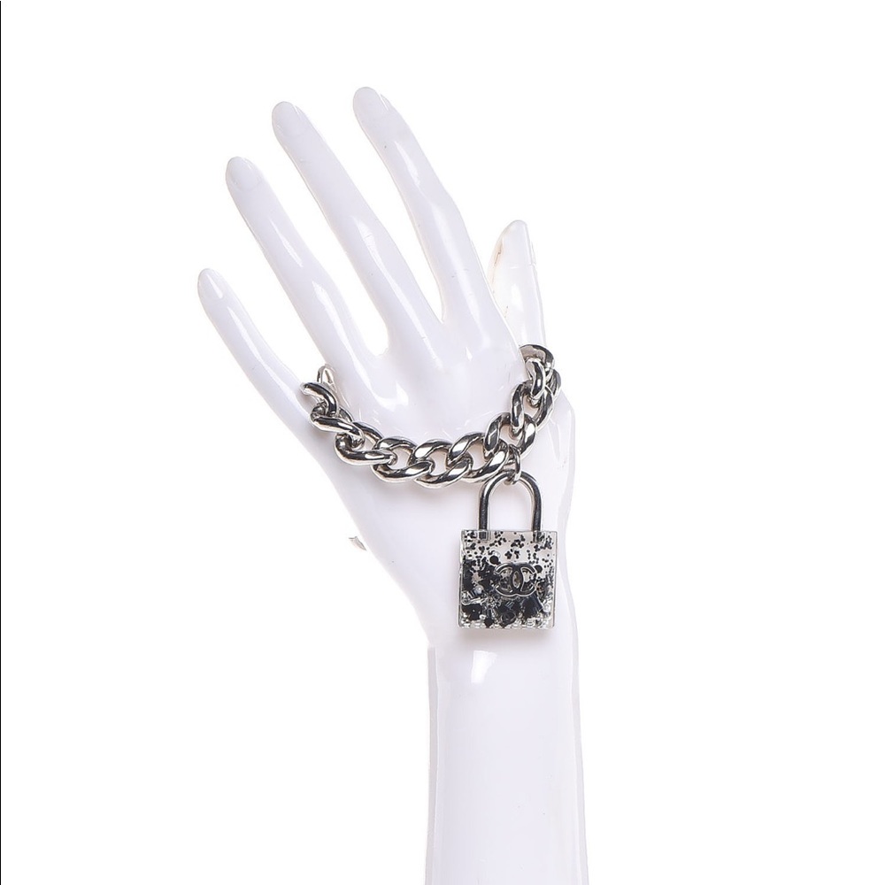 CHANEL Plexiglass Pearl
CC Padlock Bracelet Silver